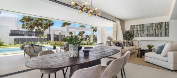 6 bedrooms Villa in Marbella, Spain No. 109015 4