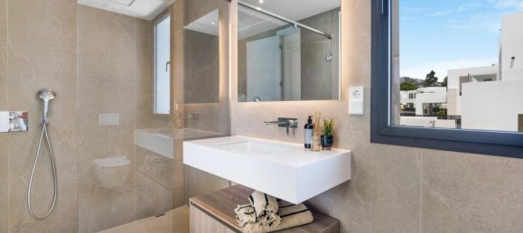 6 bedrooms Villa in Marbella, Spain No. 109015 20