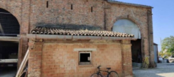 Apartamento de 3 habitaciónes en Ferrara, Italy No. 266516 9