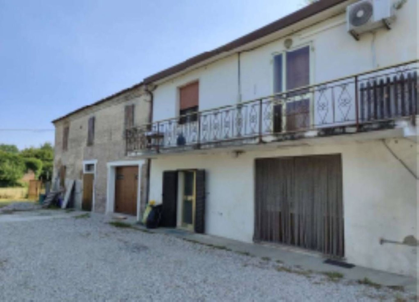 Apartamento de 3 habitaciónes en Ferrara, Italy No. 266516