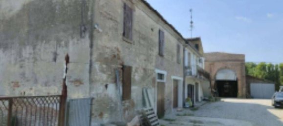 Apartamento de 3 habitaciónes en Ferrara, Italy No. 266516 2