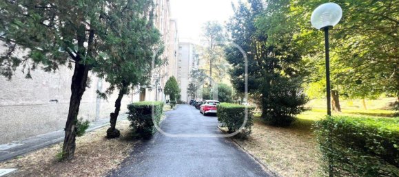 4 rooms Apartment in Rome, Italy No. 280003 3