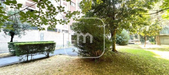 4 rooms Apartment in Rome, Italy No. 280003 4