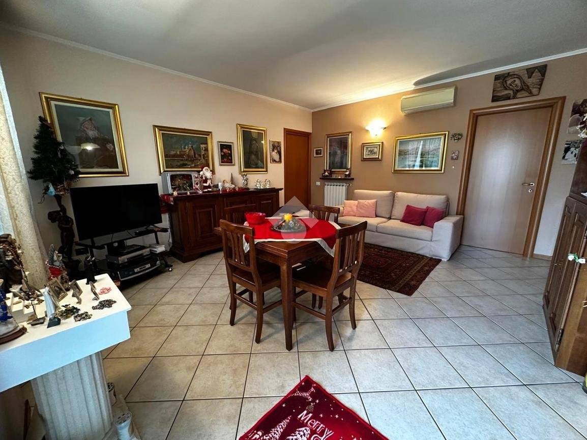 2 bedrooms Apartment in Calcinate, Italy No. 337404