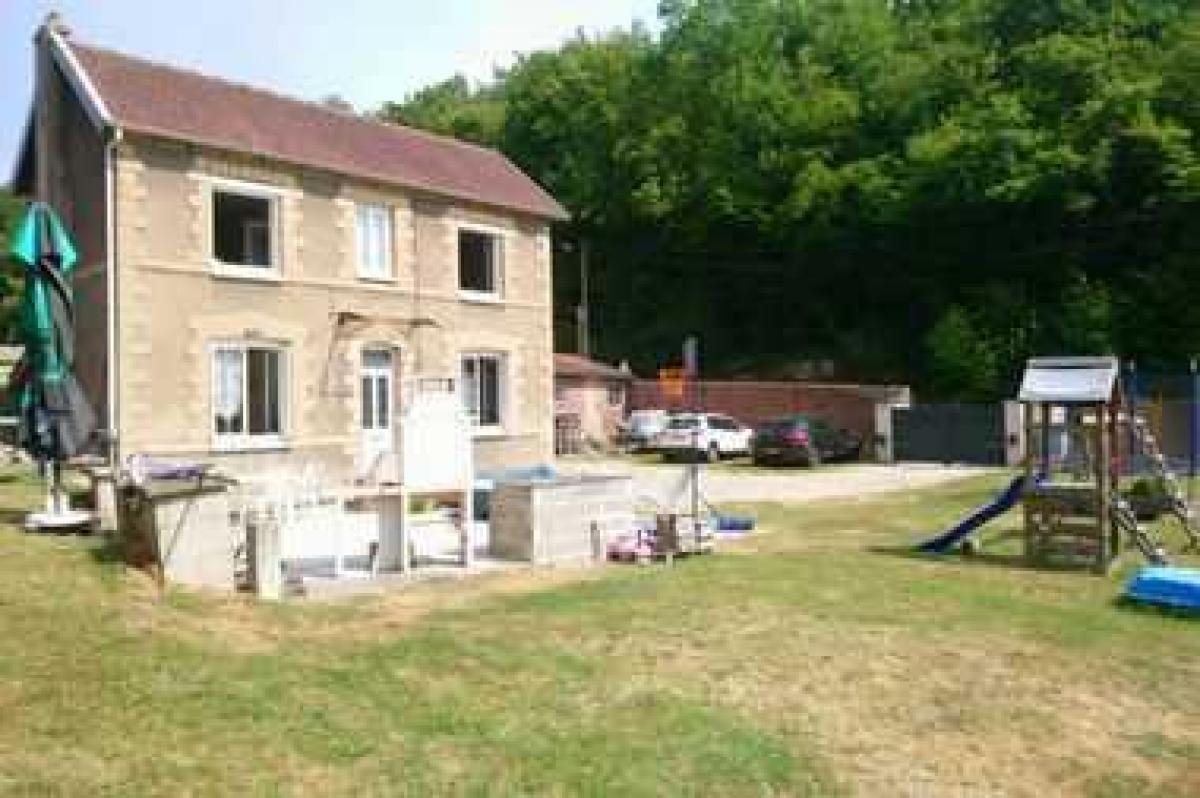 Casa de 2 dormitorios en Elbeuf, France No. 27445