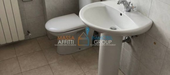 2 bedrooms Apartment in Massa, Italy No. 108140 11