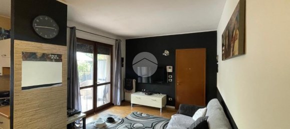 3 rooms Apartment in Lissone, Italy No. 235906 4