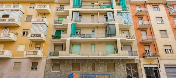 2 bedrooms Apartment in Turin, Italy No. 339884 2