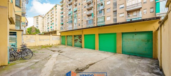 2 bedrooms Apartment in Turin, Italy No. 339884 30