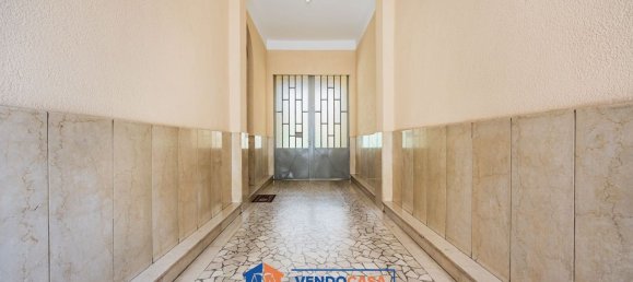 2 bedrooms Apartment in Turin, Italy No. 339884 4