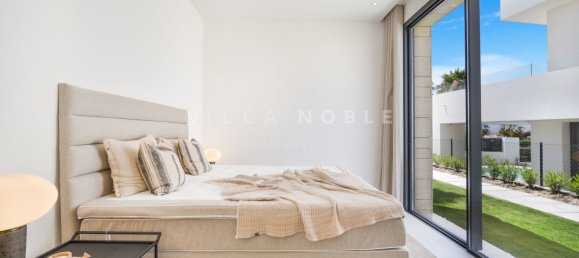 6 bedrooms Villa in Marbella, Spain No. 109013 12