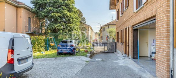 3 Schlafzimmer Haus in Como, Italy, Nr. 260675 7