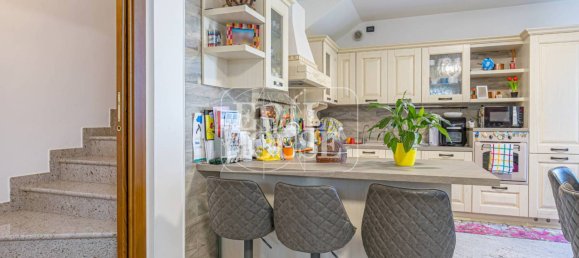 3 Schlafzimmer Haus in Como, Italy, Nr. 260675 26