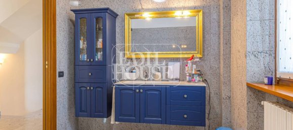 3 Schlafzimmer Haus in Como, Italy, Nr. 260675 44