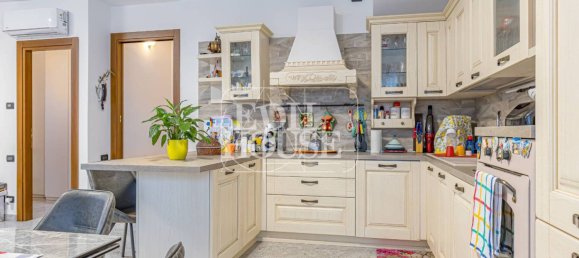 3 Schlafzimmer Haus in Como, Italy, Nr. 260675 16