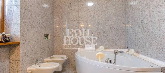 3 Schlafzimmer Haus in Como, Italy, Nr. 260675 42