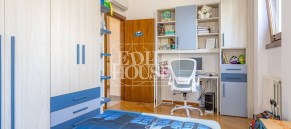 3 Schlafzimmer Haus in Como, Italy, Nr. 260675 33
