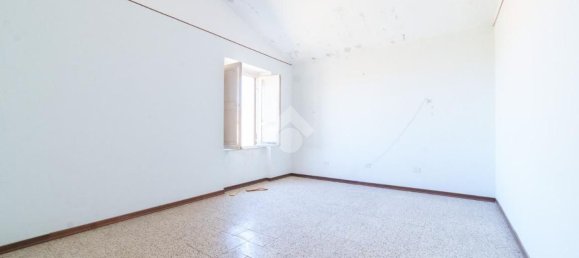 Дом с 2 комнатами в Тарквиния, Италия № 289709 8