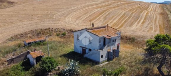 Дом с 2 комнатами в Тарквиния, Италия № 289709 30