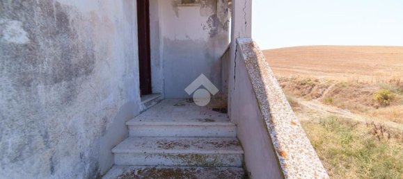 Дом с 2 комнатами в Тарквиния, Италия № 289709 14