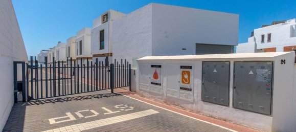 Villa de 4 dormitorios en Alicante, Spain No. 139933 40