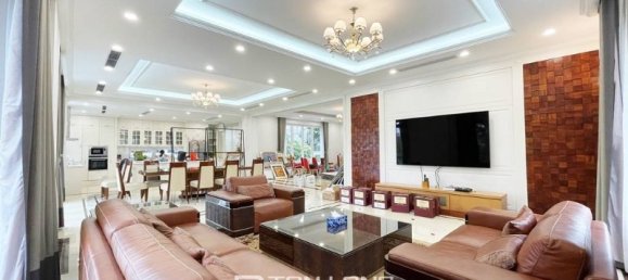 4 Schlafzimmer Villa in Long Bien, Vietnam, Nr. 696 4