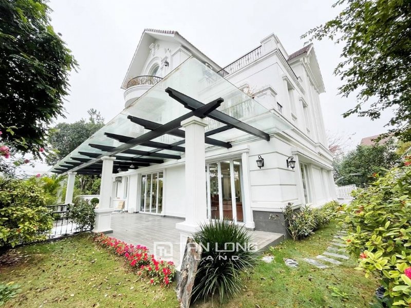 4 Schlafzimmer Villa in Long Bien, Vietnam, Nr. 696