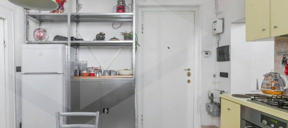 Квартира с 2 комнатами в Милан, Италия № 241127 8