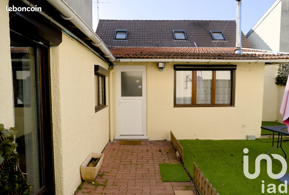 Casa de 4 divisões em Reims, France N.º 153174