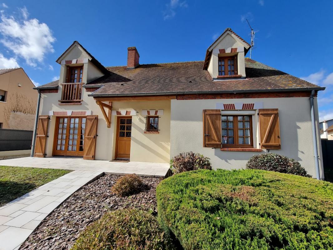 4 Schlafzimmer Haus in Artenay, France, Nr. 226794