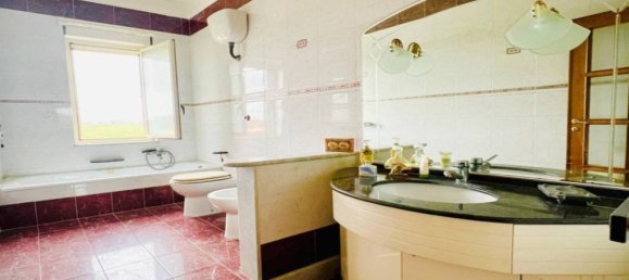 Квартира с 3 спальнями в Джульяно ин Кампанья, Италия № 273678 19