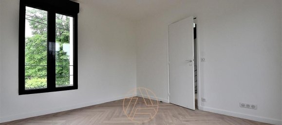 4 bedrooms House in Saint-Maur-des-Fosses, France No. 161634 12