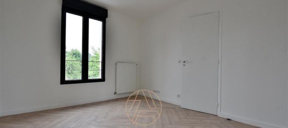 4 bedrooms House in Saint-Maur-des-Fosses, France No. 161634 10