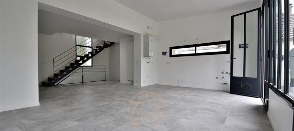 4 bedrooms House in Saint-Maur-des-Fosses, France No. 161634 6