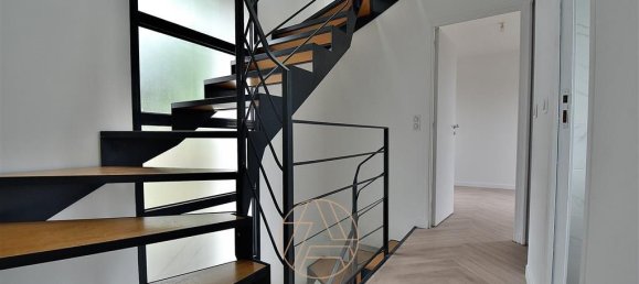 4 bedrooms House in Saint-Maur-des-Fosses, France No. 161634 8