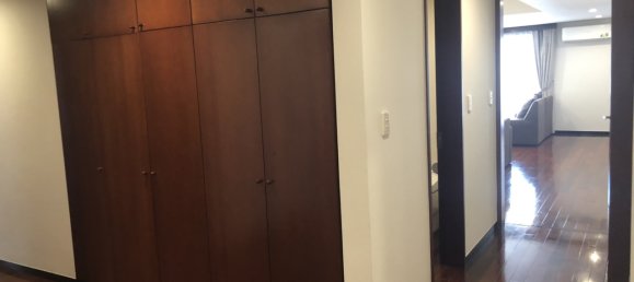 3 dormitorios apartamento en alquiler en Hoan Kiem, Ha Noi, Vietnam № 13643 3