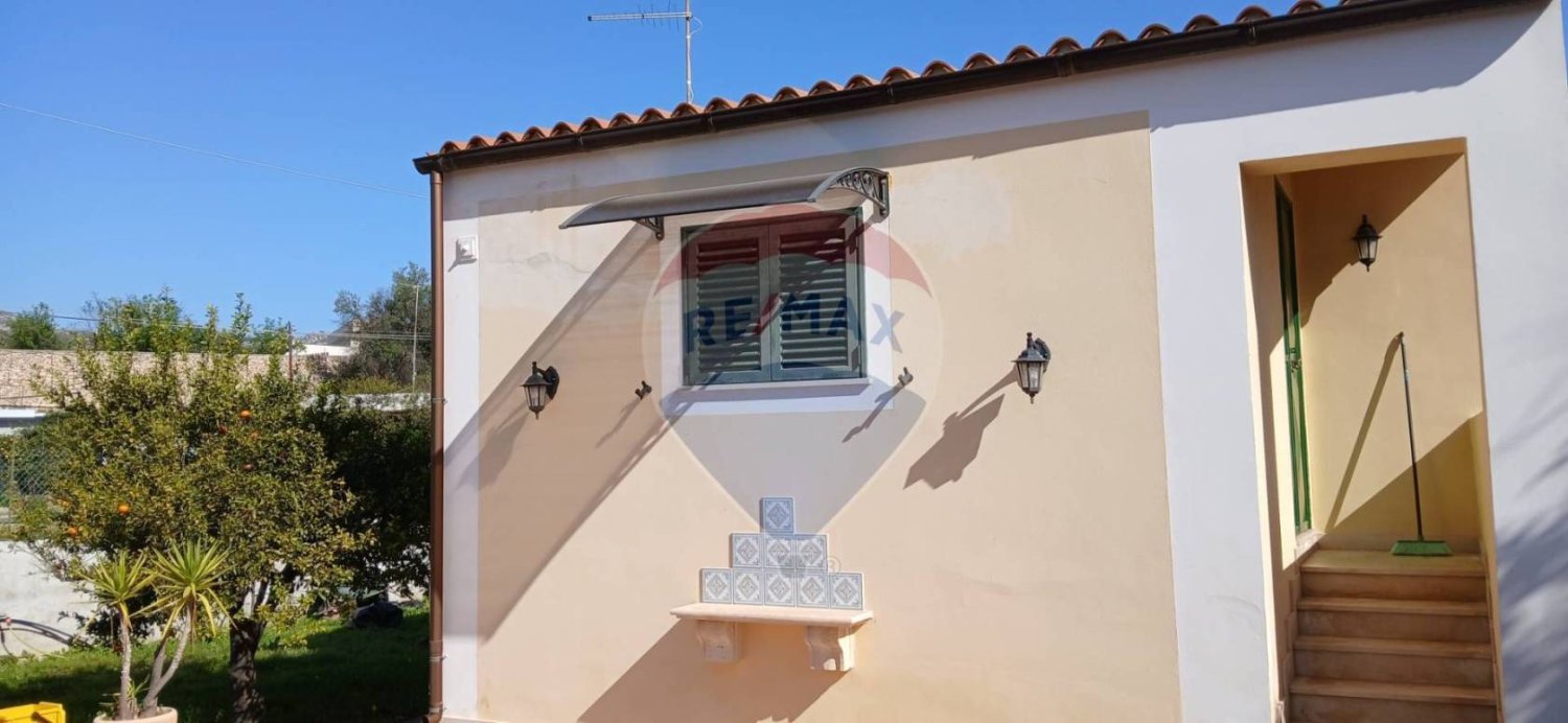 Villa de 2 dormitorios en Avola, Italy No. 45942