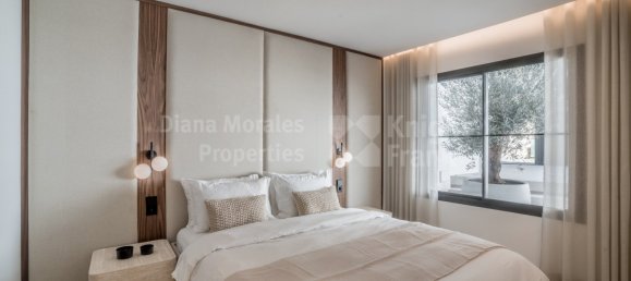 5 bedrooms Villa in Marbella, Spain No. 243582 14