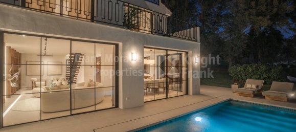 5 bedrooms Villa in Marbella, Spain No. 243582 2