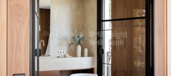 5 bedrooms Villa in Marbella, Spain No. 243582 20