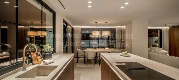 5 bedrooms Villa in Marbella, Spain No. 243582 29