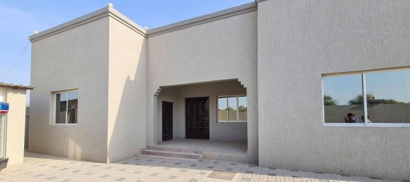 8 bedrooms Villa in Al Kharran, UAE No. 8710 21