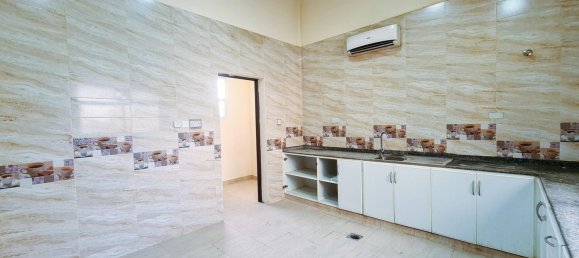 8 bedrooms Villa in Al Kharran, UAE No. 8710 7