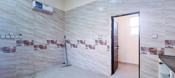 8 bedrooms Villa in Al Kharran, UAE No. 8710 6