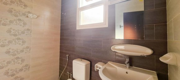 8 bedrooms Villa in Al Kharran, UAE No. 8710 11