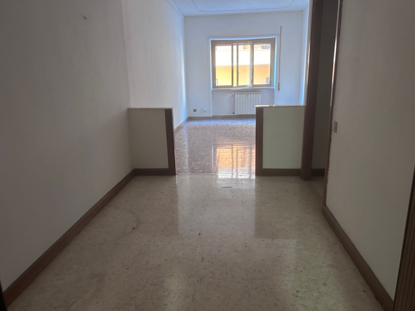 4 rooms Apartment in Rome, Italy No. 204790