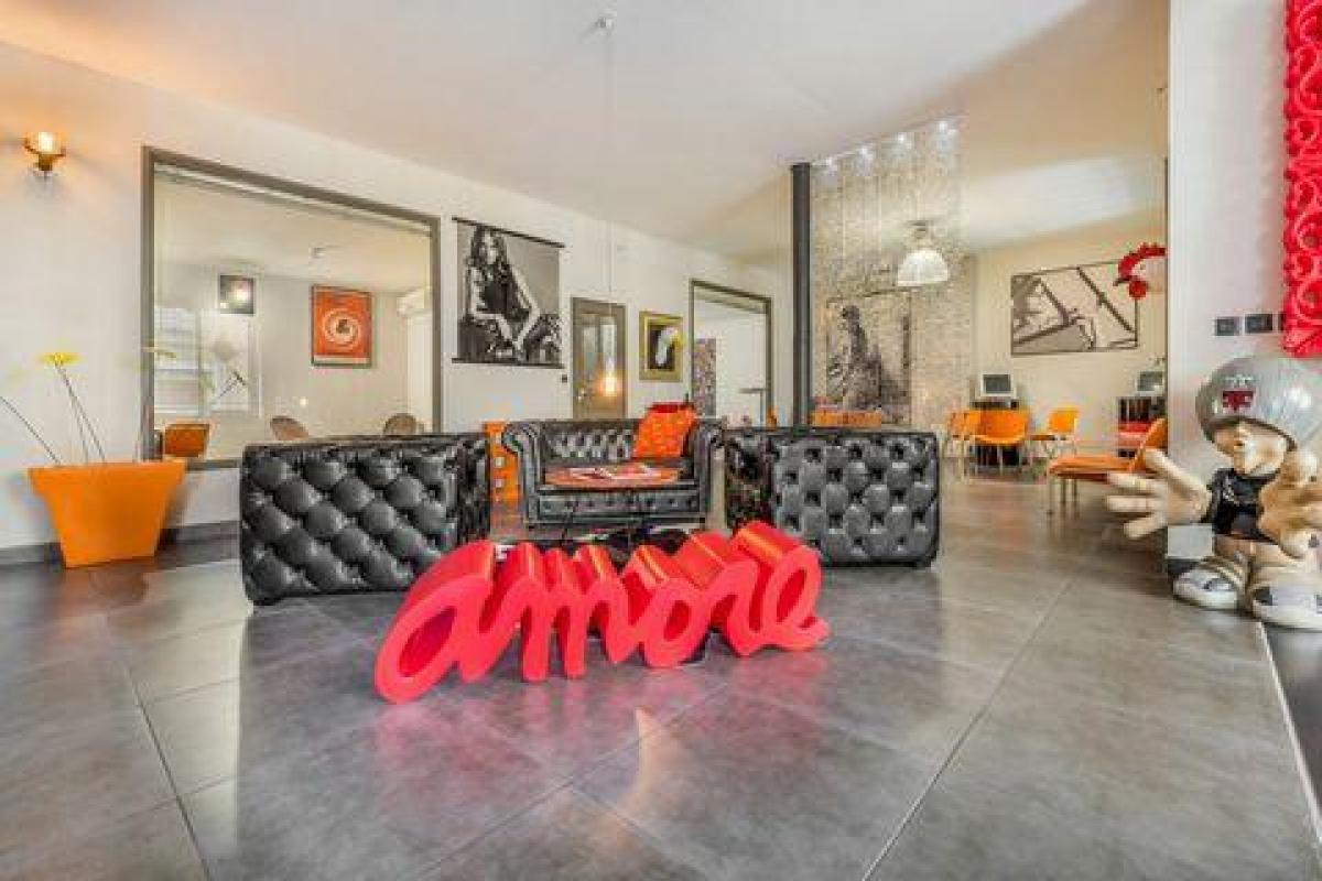 7 bedrooms Factory in Lyon, France No. 19728