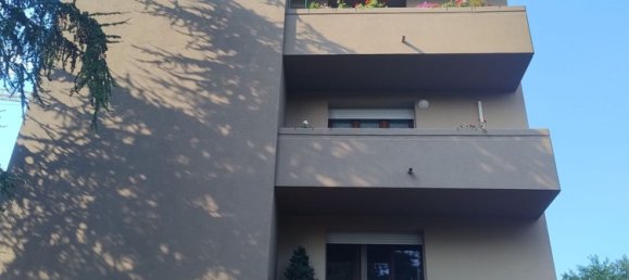 4 rooms Apartment in Modena, Italy No. 295674 2