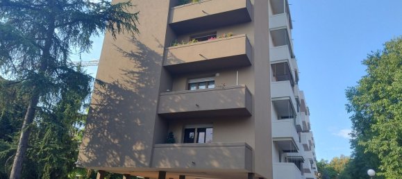 4 rooms Apartment in Modena, Italy No. 295674 3