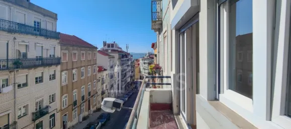 3 bedrooms Apartment in Lisbon, Portugal No. 103595 10